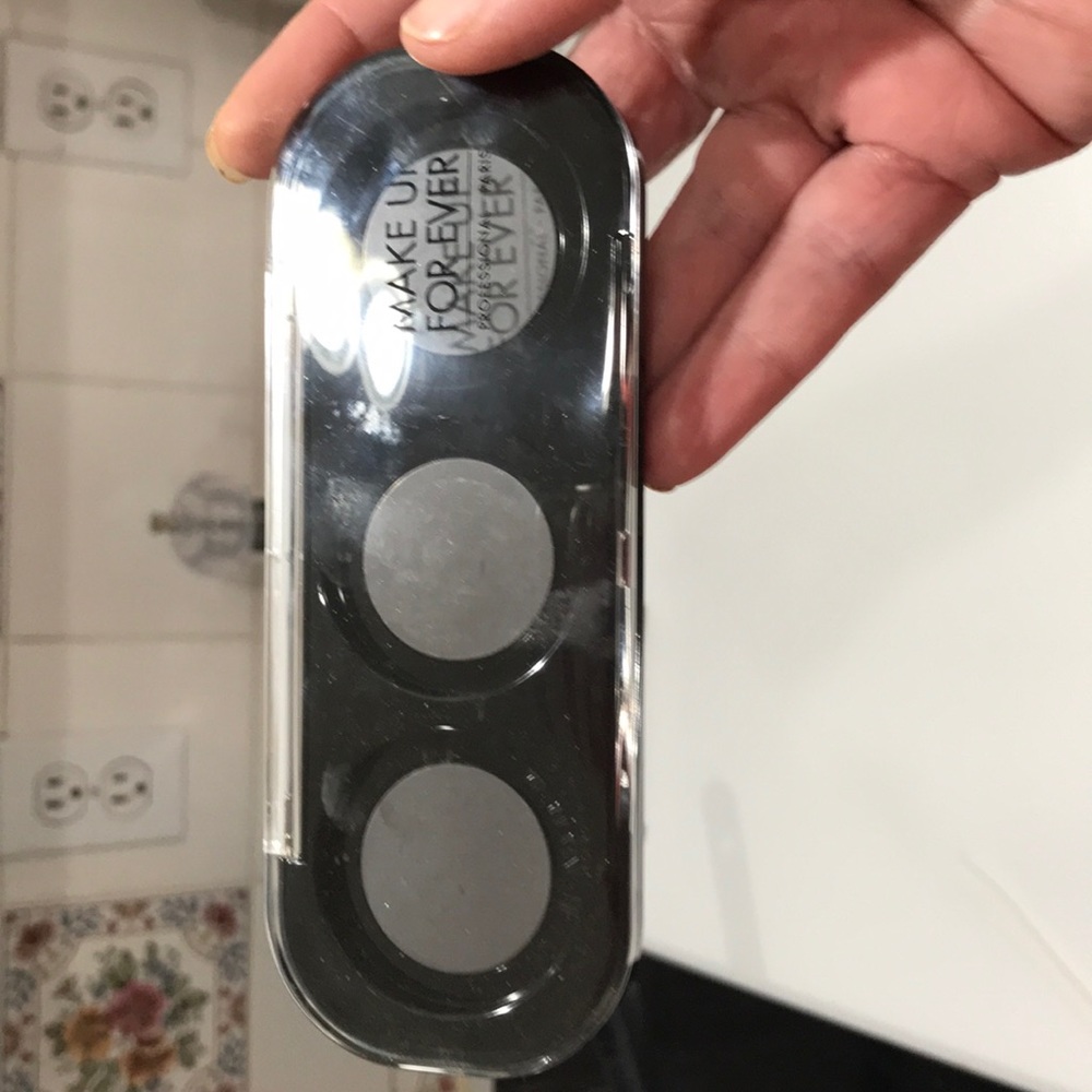 Makeup Forever eyeshadows (old formula) - Picture 3 of 3